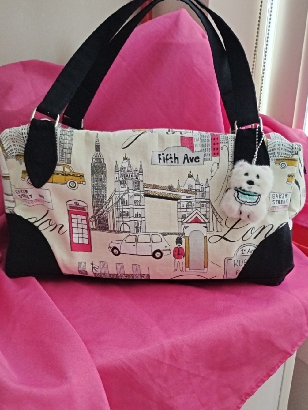 Chic London Calling Cityscape Women's Barrel Bag - Black and Cream.